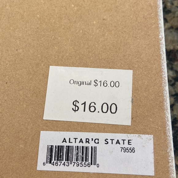 If the dog is bothering you, I can give you a treat and put you outside - Picture 2 of 4